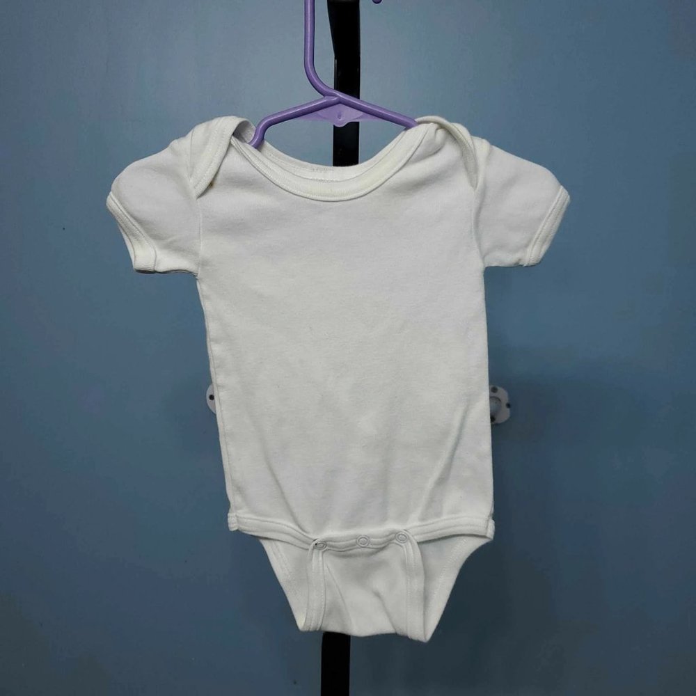 4/$10 JCPenny White Onesie |Size: Small (12 1/2 to 19lbs)